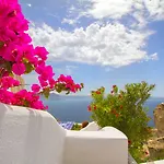 Ifestio Bed & Breakfast Oia