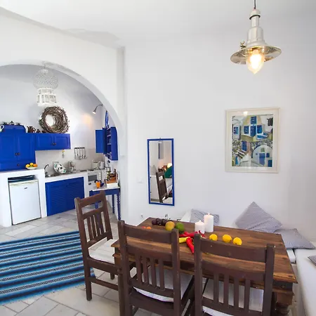 Ifestio Couette-café Oia (Santorini)
