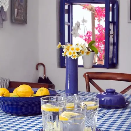 Ifestio 3* Oia (Santorini)