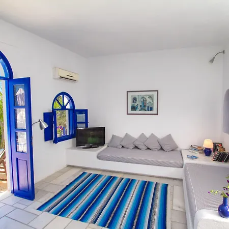 Ifestio לינה וארוחת בוקר 4*