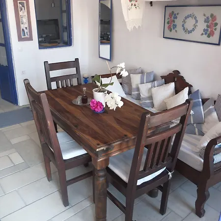 Ifestio לינה וארוחת בוקר 4*